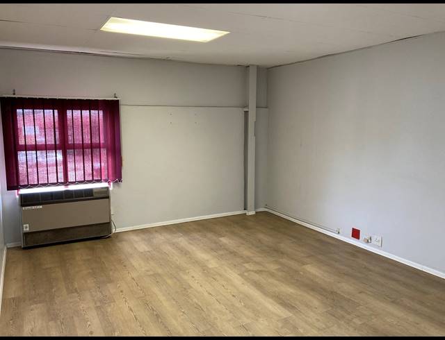1,010M² WAREHOUSE TO LET IN MAXMEAD
